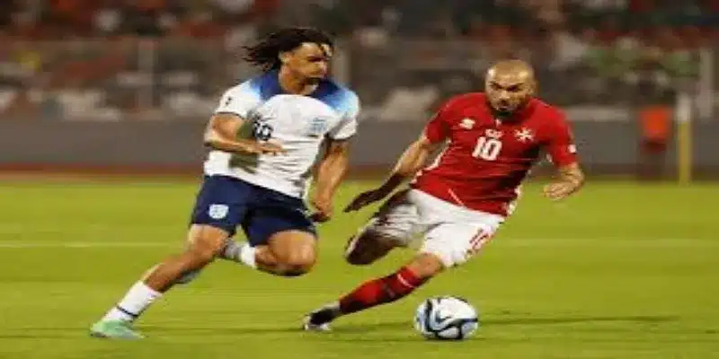 中场混乱成英格兰软肋，中欧体育详细解析亚历山大-阿诺德与赖斯的角色错位-中欧体育