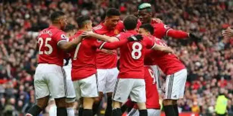 战术聚焦：10人应战却全线反扑，曼城如何改写命运？- 中欧体育